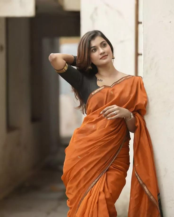 Girl Saree DP