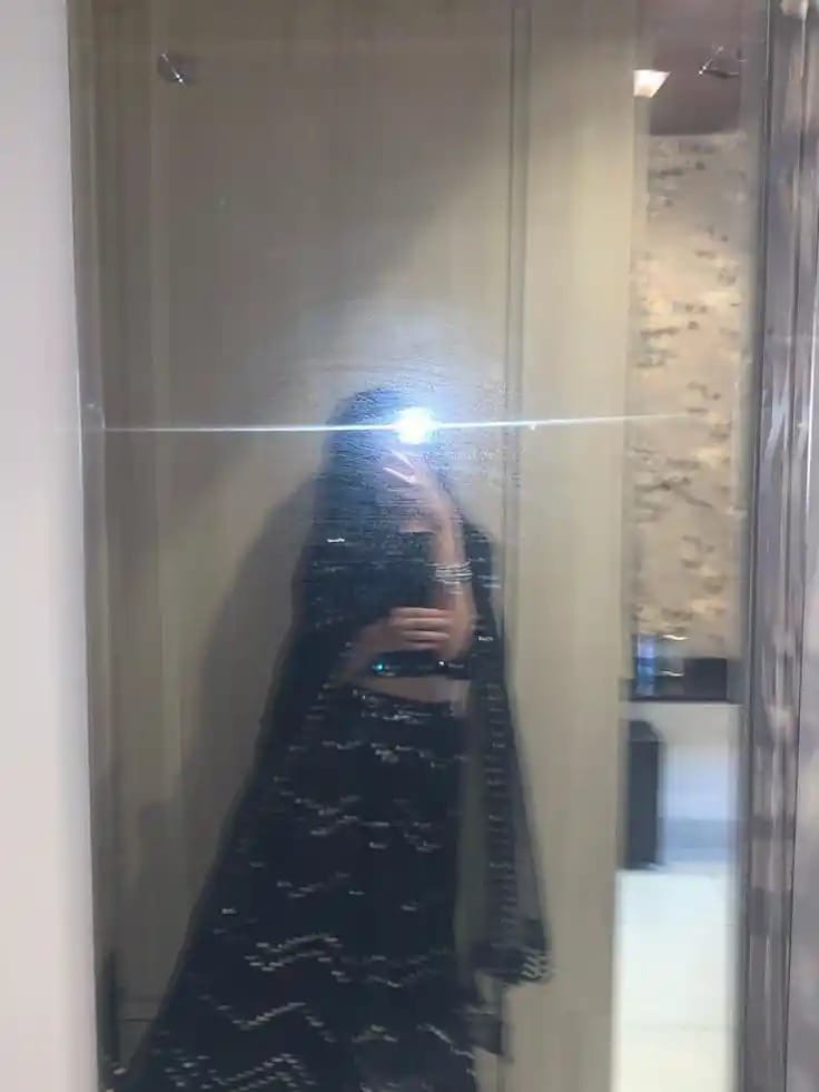 Hidden Face Dp For Girls Black