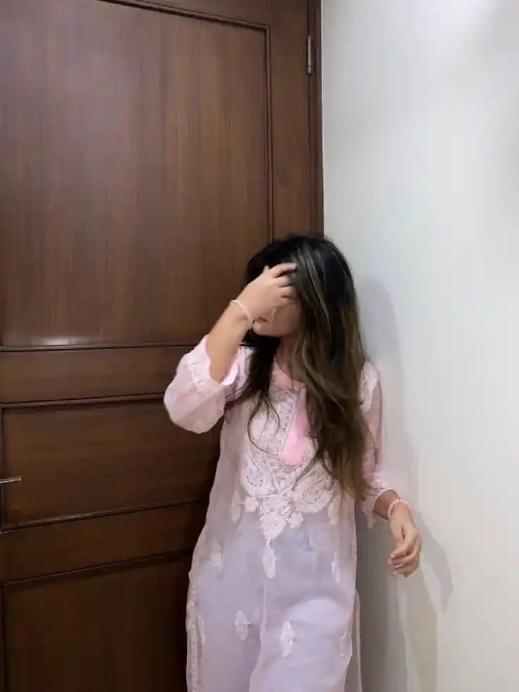 Hidden Face Dp For Girls Short Hair