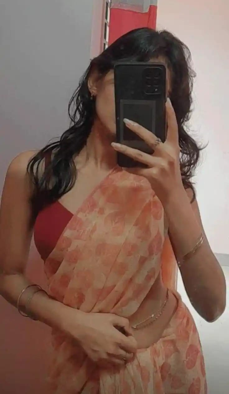 Hidden Girls Dp for Whatsapp