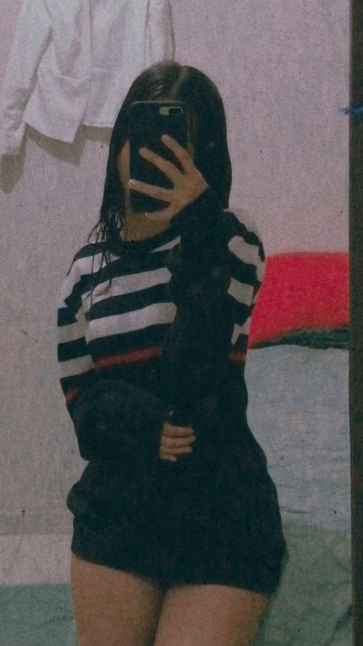 Hide Face Girl Pic for Instagram