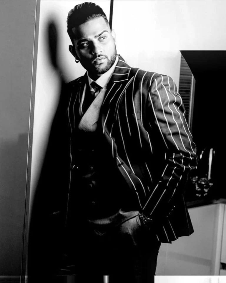 Karan Aujla Wallpaper Black