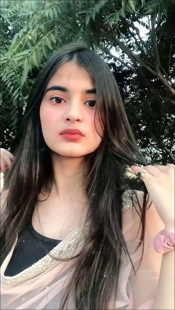 Ladki Ki DP