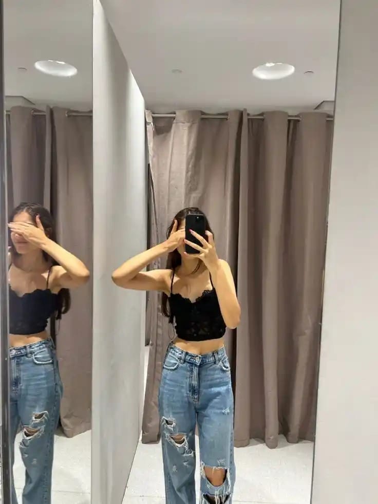 Lovely Hidden Face Girl Pic For Instagram