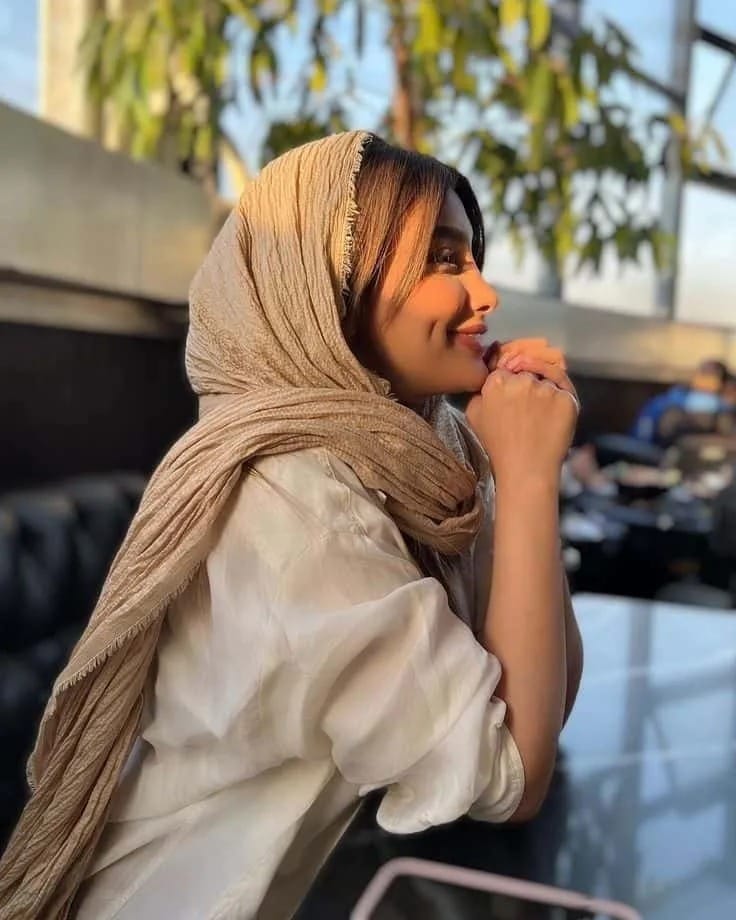 Muslim Girl Image