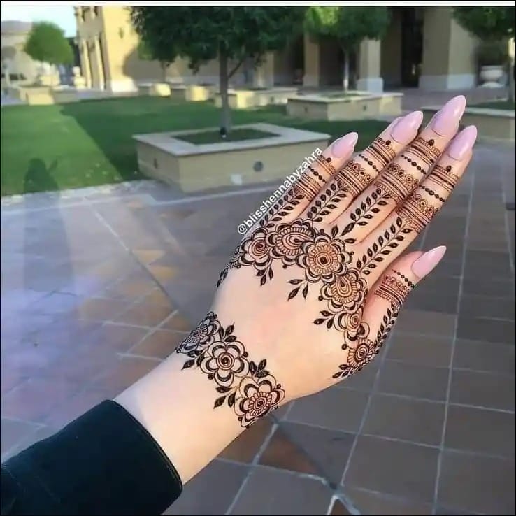 New Simple Mehndi Design