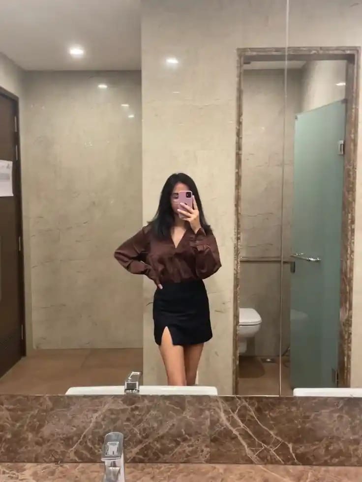 Simple Hide Face Girls Instagram Pics