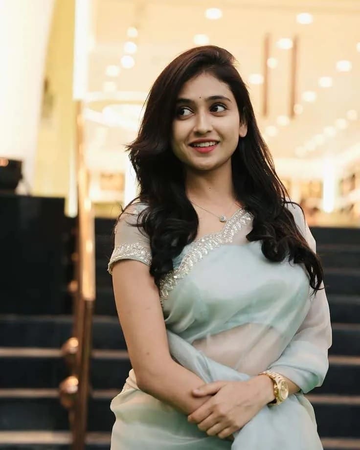 Simple Real Girl Pic Dp