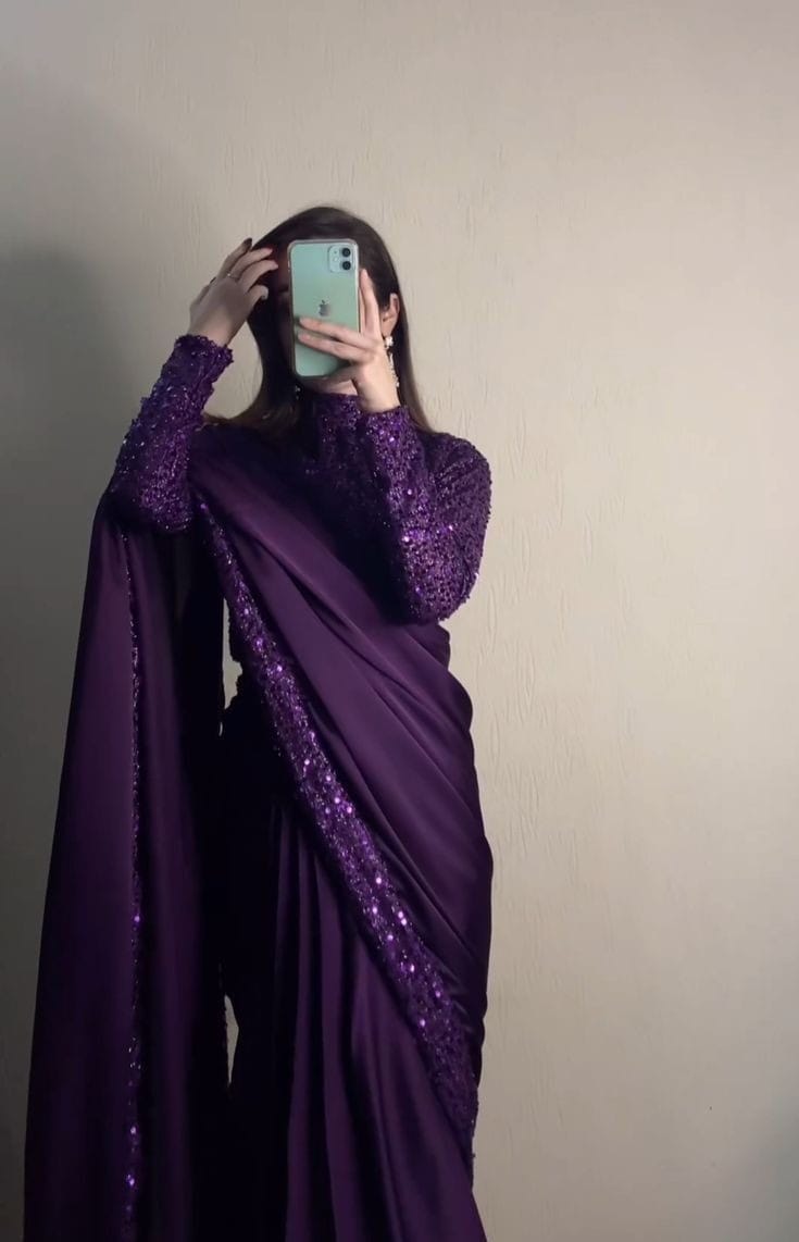 Single Photo Pose for Girl in Saree