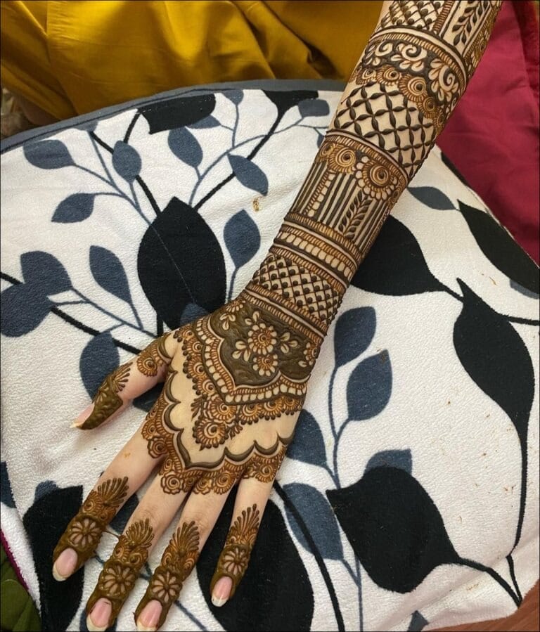 back hand mehndi design simple